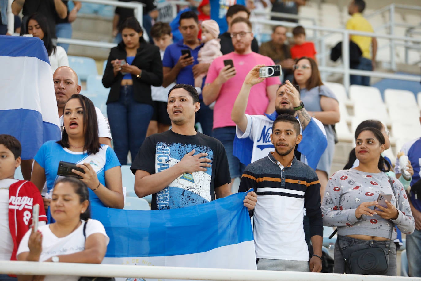 Fotos: Más de 3.000 personas disfrutan con el triunfo de Ghana sobre Nicaragua en Lorca