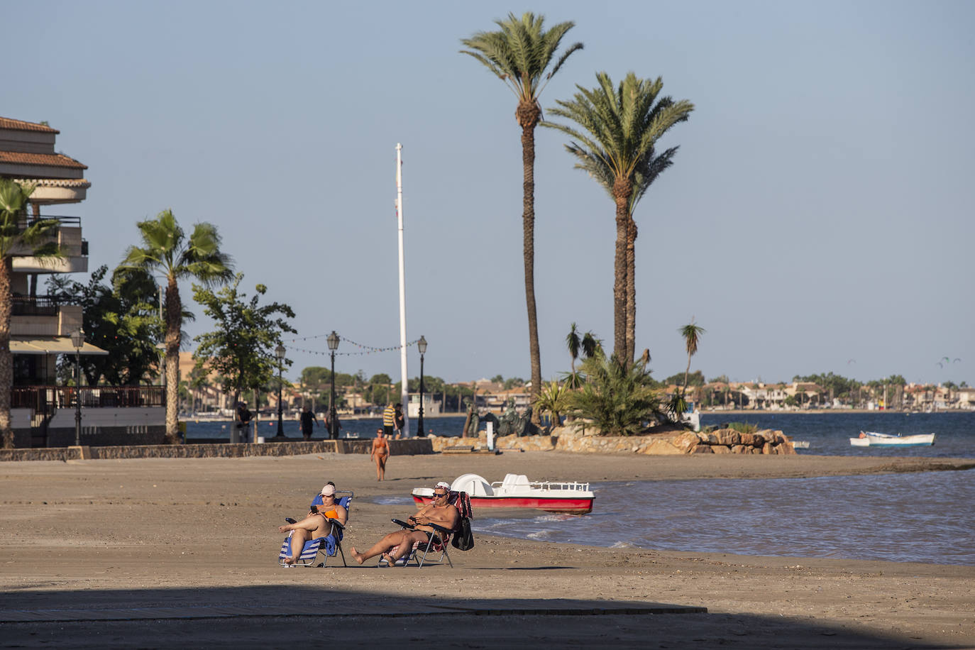 Fotos: Las intensas lluvias tiñen de marrón el Mar Menor