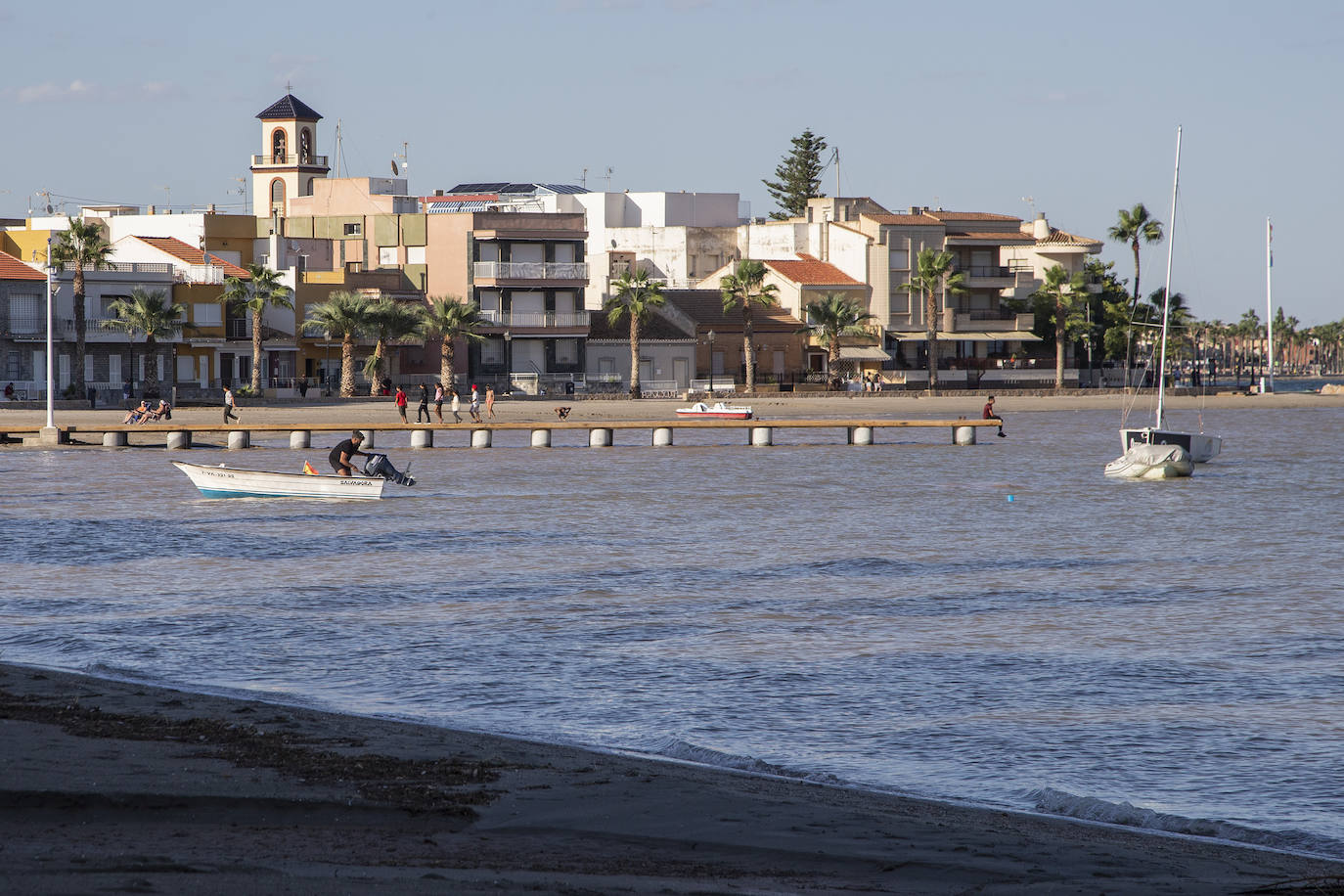 Fotos: Las intensas lluvias tiñen de marrón el Mar Menor