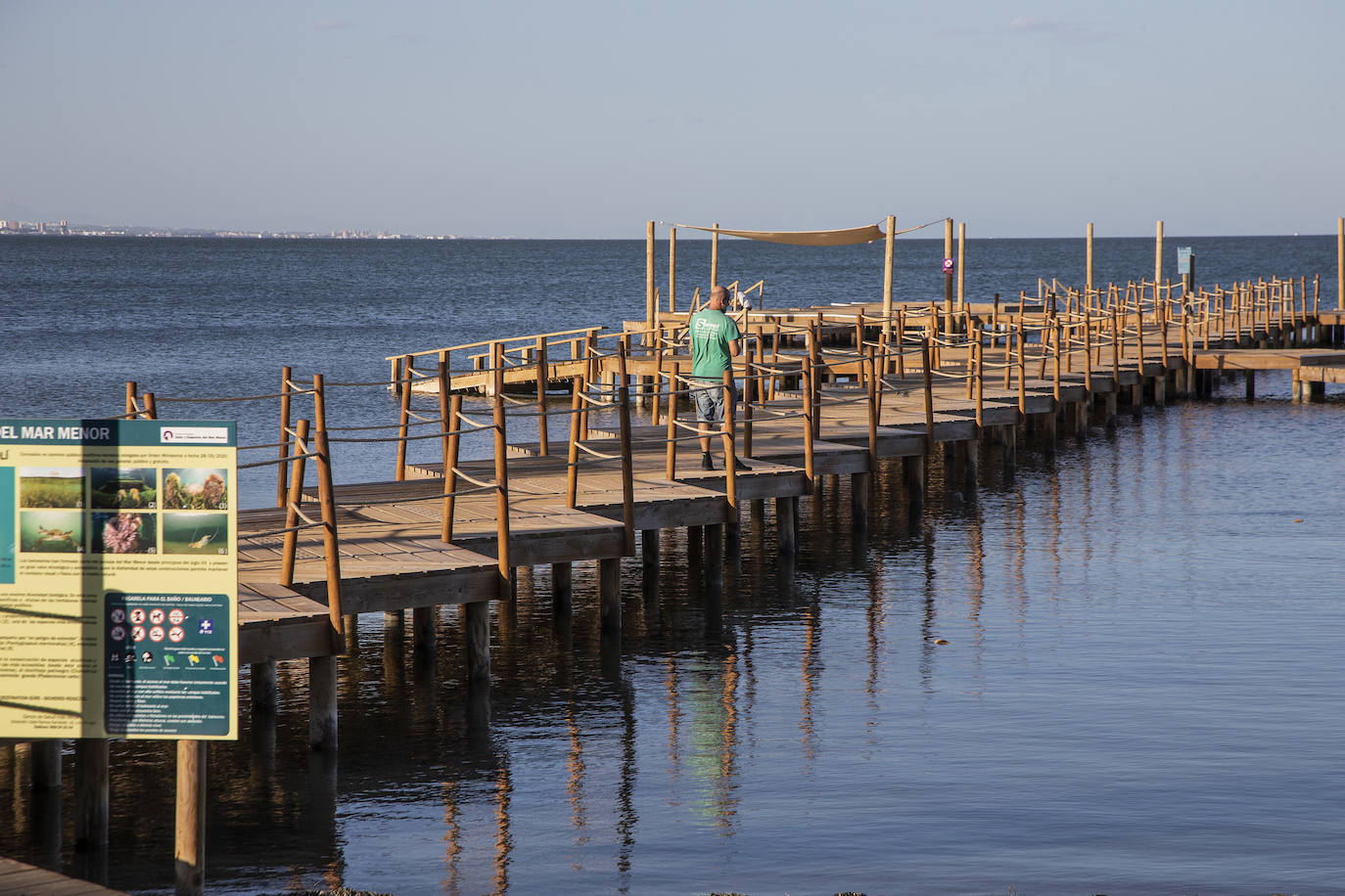 Fotos: Las intensas lluvias tiñen de marrón el Mar Menor