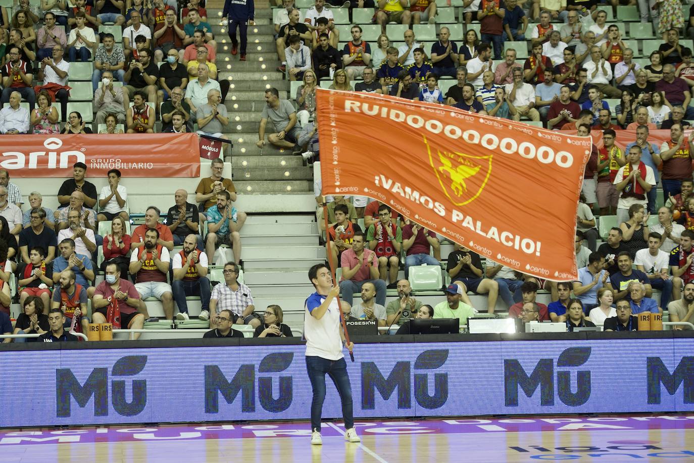 Fotos: Tropiezo en el debut del UCAM ante el Breogán