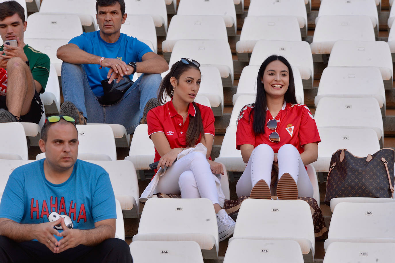 Fotos: Búscate en las gradas del Enrique Roca en la victoria del Real Murcia frente a la SD Logroñés