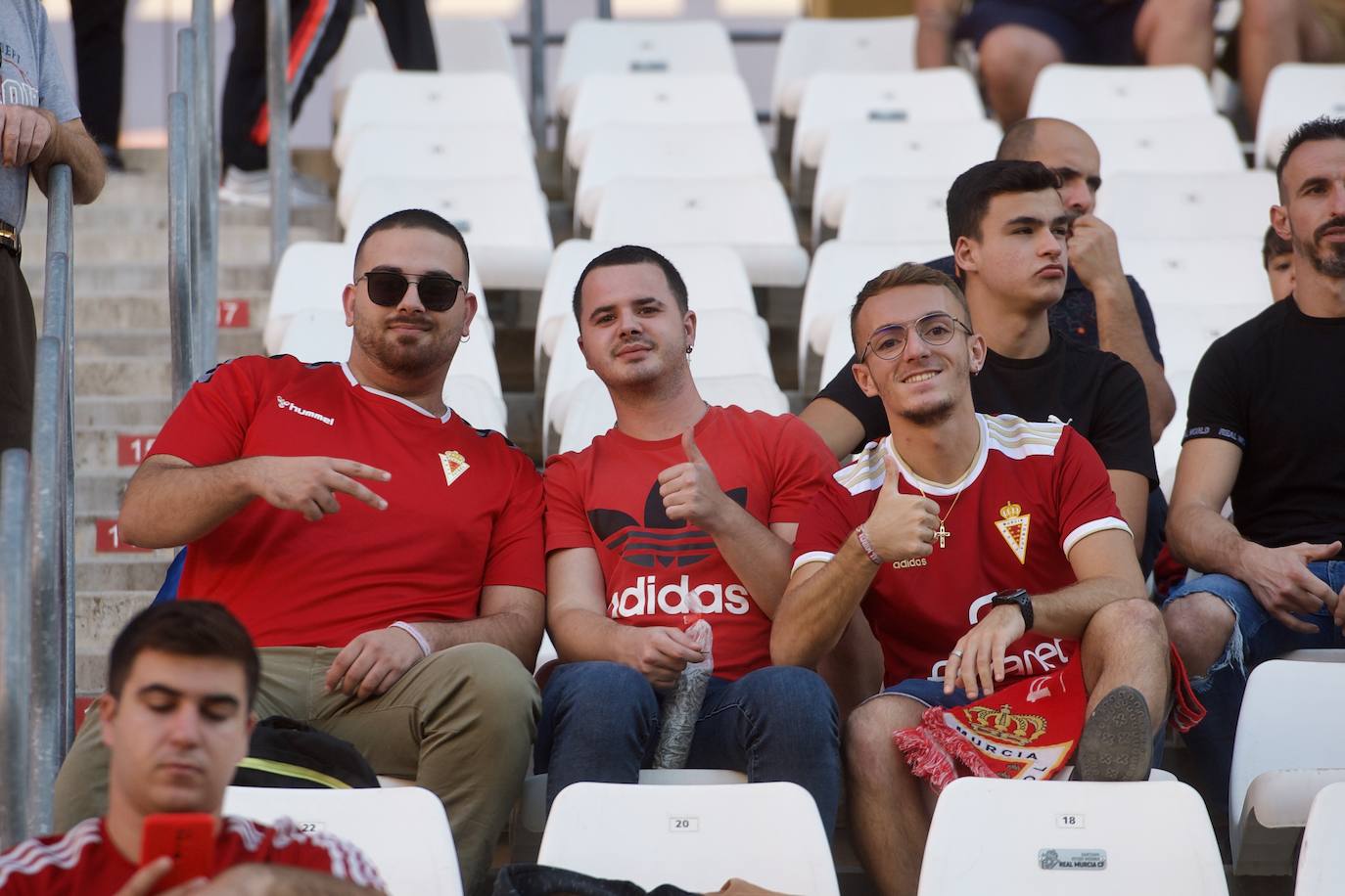 Fotos: Búscate en las gradas del Enrique Roca en la victoria del Real Murcia frente a la SD Logroñés