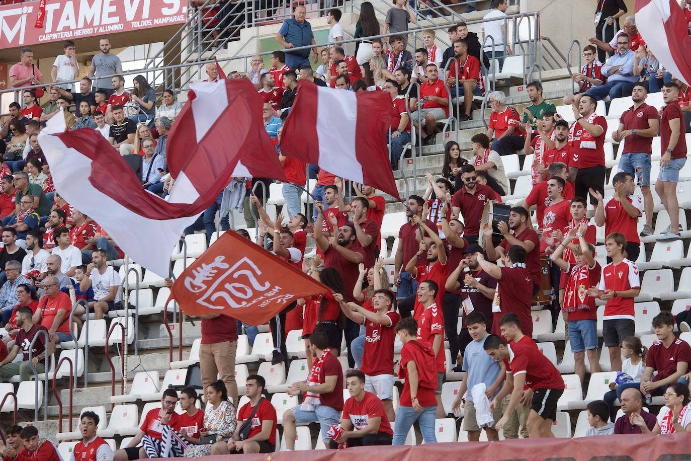 Fotos: Búscate en las gradas del Enrique Roca en la victoria del Real Murcia frente a la SD Logroñés