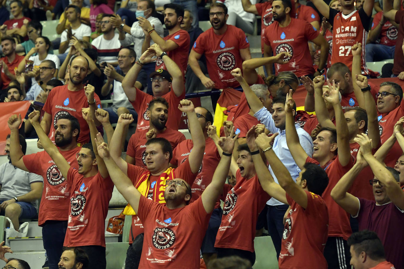 Fotos: El UCAM vence al Tofas (75-72)