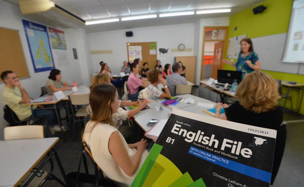 Inicio del curso en la Escuela Oficial de Idiomas de Murcia. 