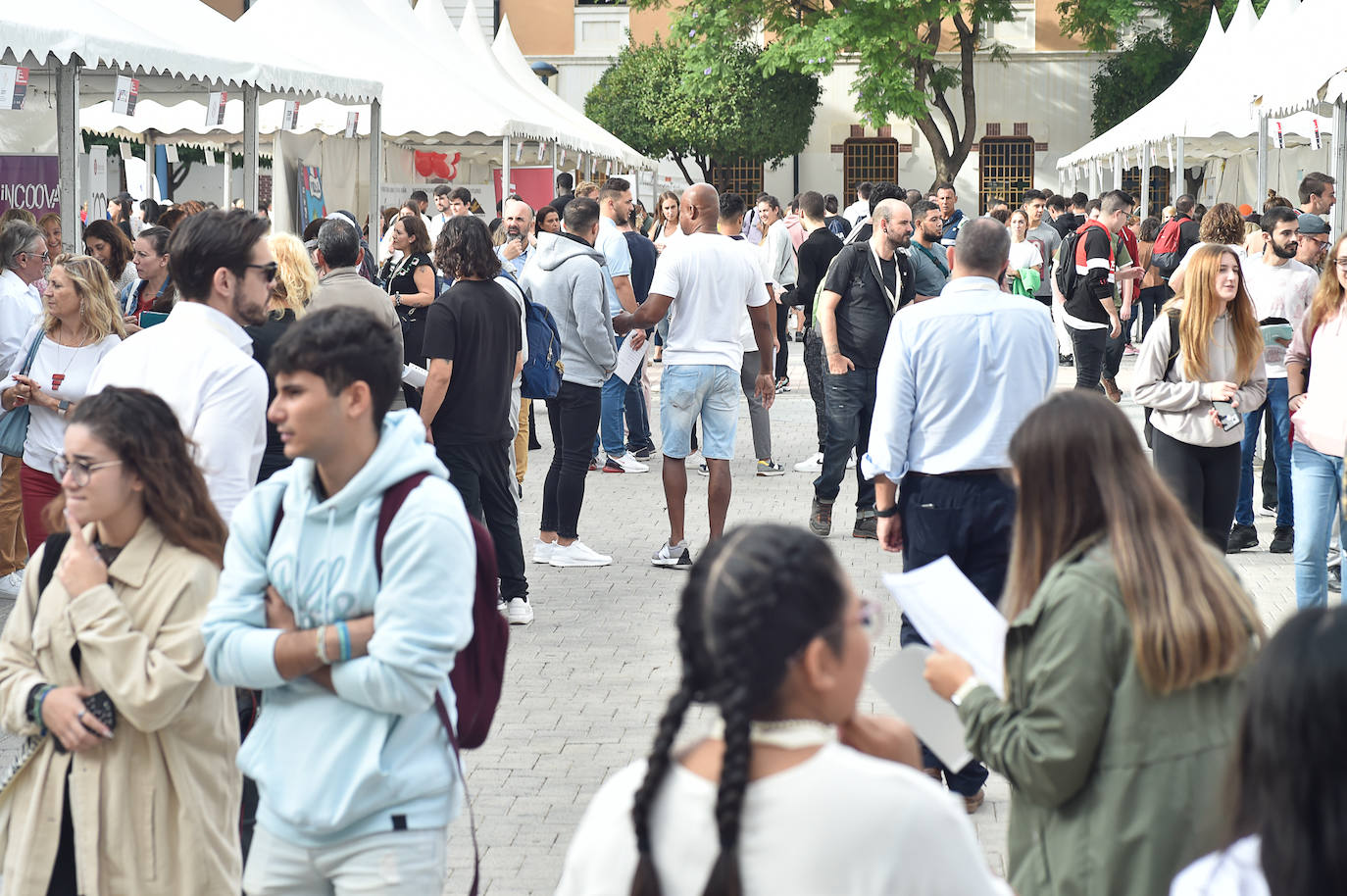 Fotos: La Feria de Empleo de Murcia atrae a cientos de personas