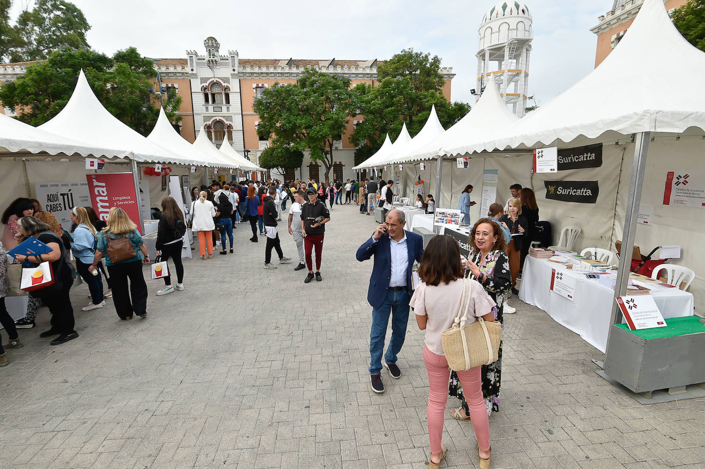 Fotos: La Feria de Empleo de Murcia atrae a cientos de personas