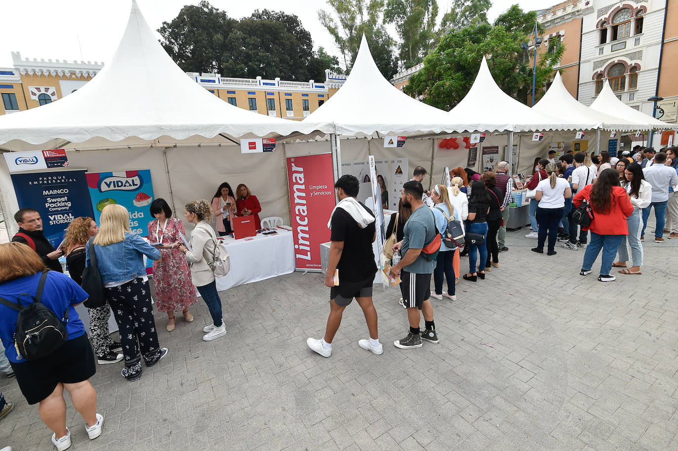 Fotos: La Feria de Empleo de Murcia atrae a cientos de personas