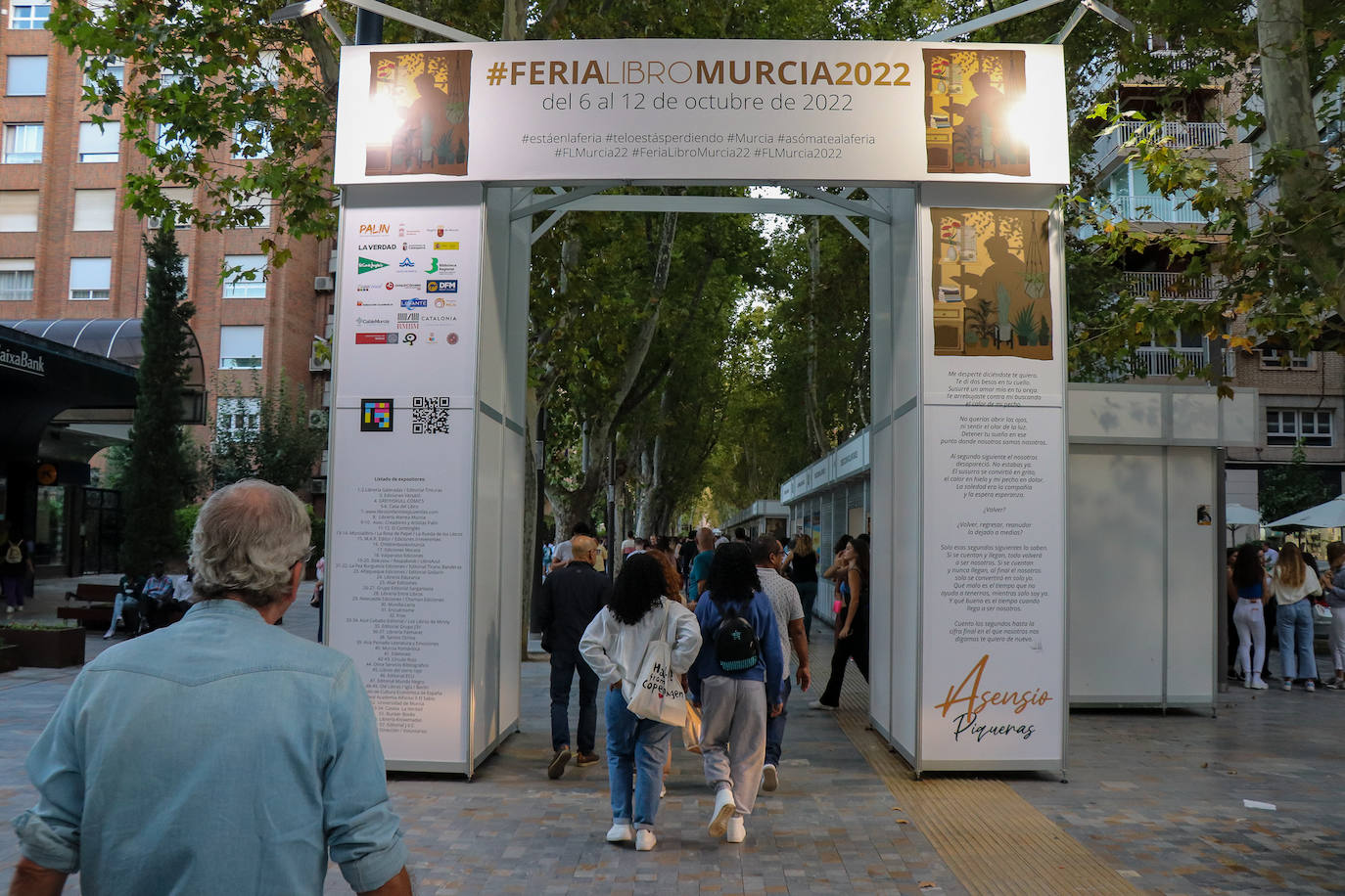 Fotos: La jornada del sábado de la Feria del Libro de Murcia, en imágenes