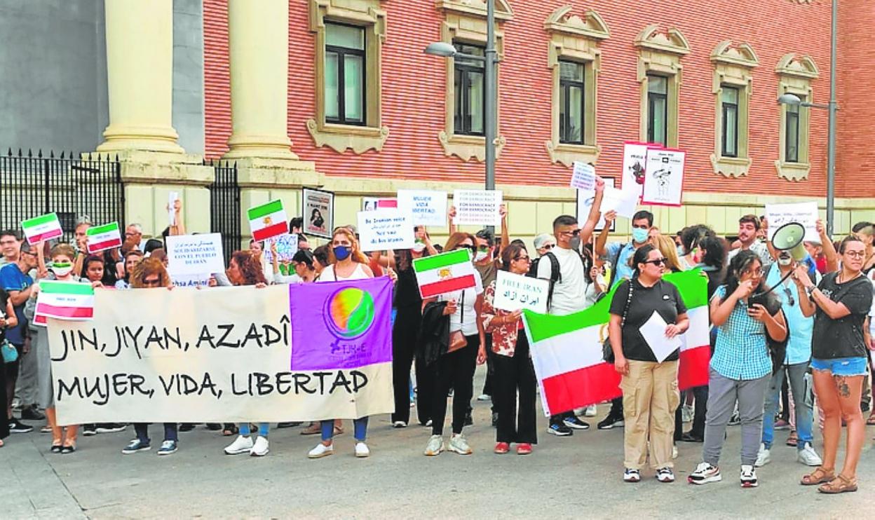 La protesta de apoyo partió de la plaza Universidad. 