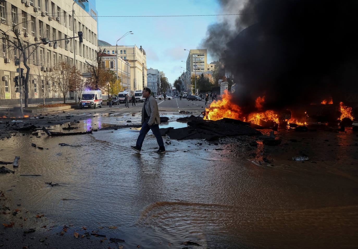 Fotos: Rusia ataca el centro de Kiev en el primer bombardeo sobre la capital desde hace meses