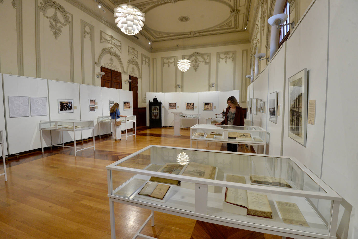 Fotos: La exposición conmemorativa del 175 aniversario del Casino de Murcia, en imágenes