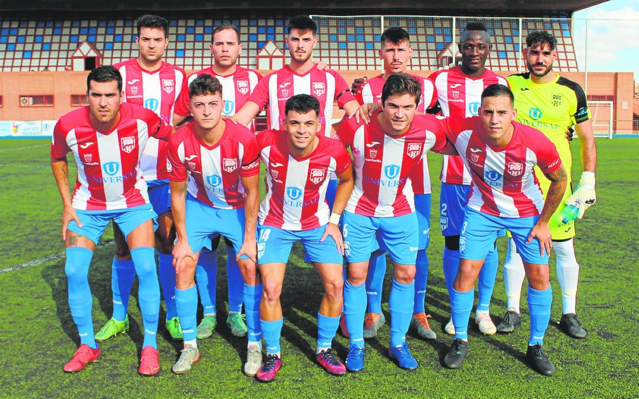 Once titular del Alcantarilla FC Universae en un partido de pretemporada. 