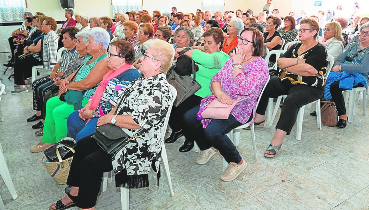 Asistentes a la jornada para celebrar el Día de la Mujer Rural. 
