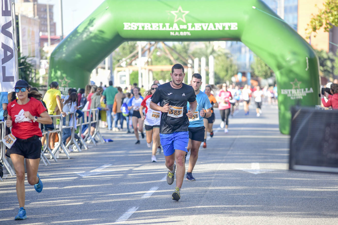 Fotos: Carrera de empresas de LA VERDAD, en imágenes