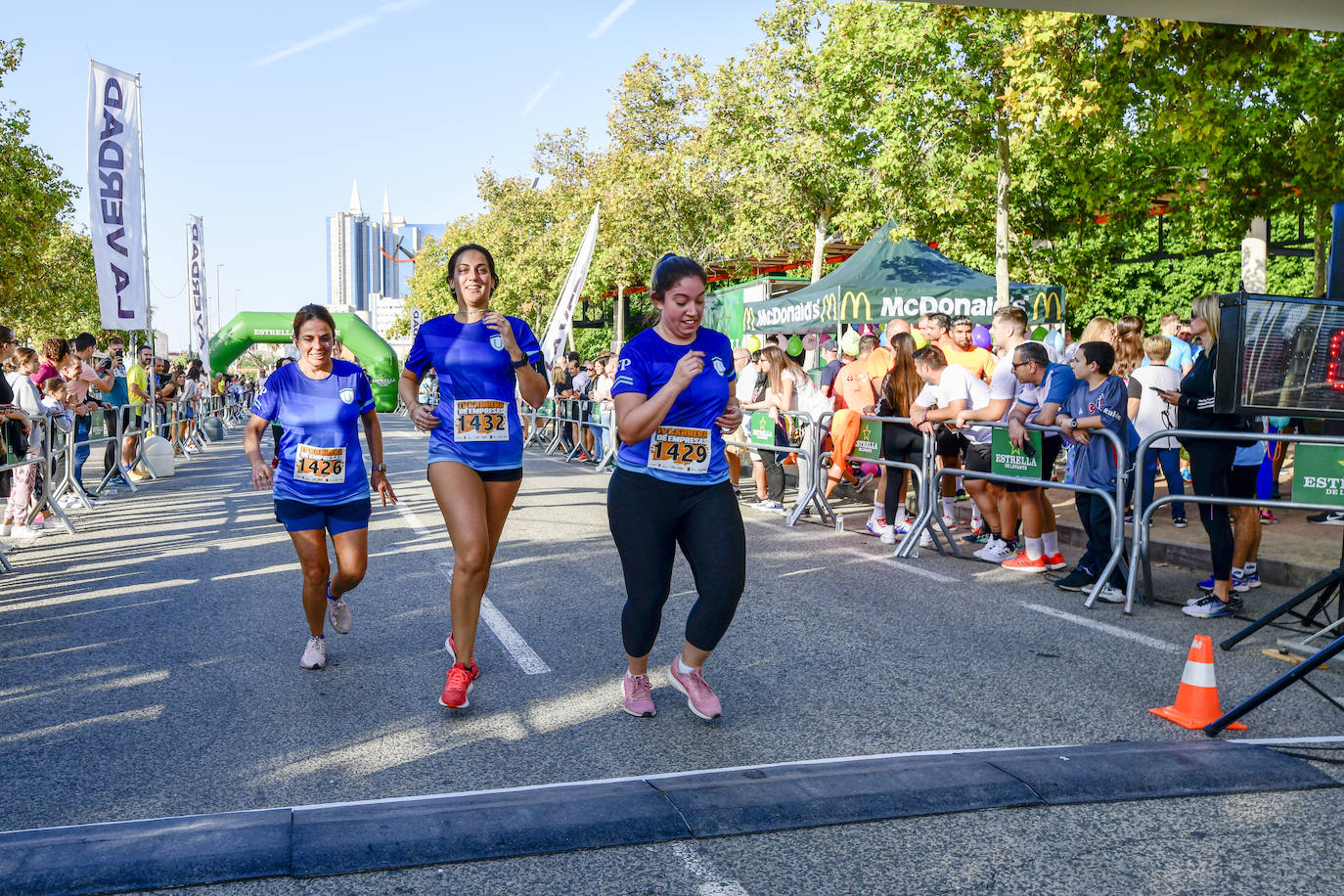 Fotos: Carrera de empresas de LA VERDAD, en imágenes