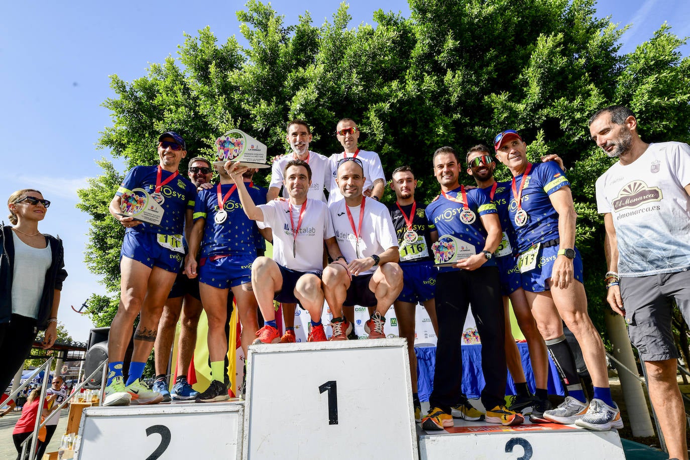 Fotos: Carrera de empresas de LA VERDAD, en imágenes