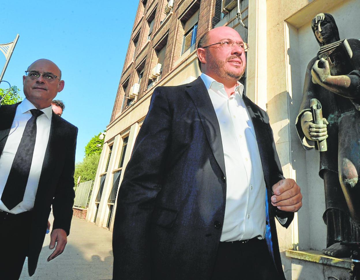 Llegada de Pedro Antonio Sánchez en la primera jornada. 