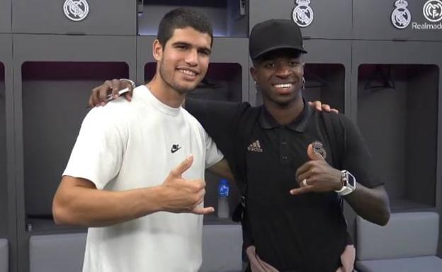 Carlos Alcaraz y Vinicius, juntos tras el Elche-Real Madrid.