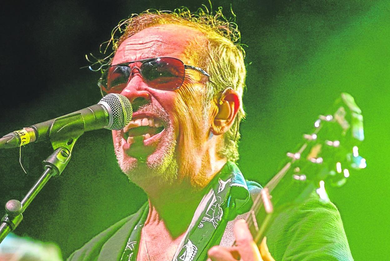 Nacho García Vega, vocalista de Nacha Pop. 