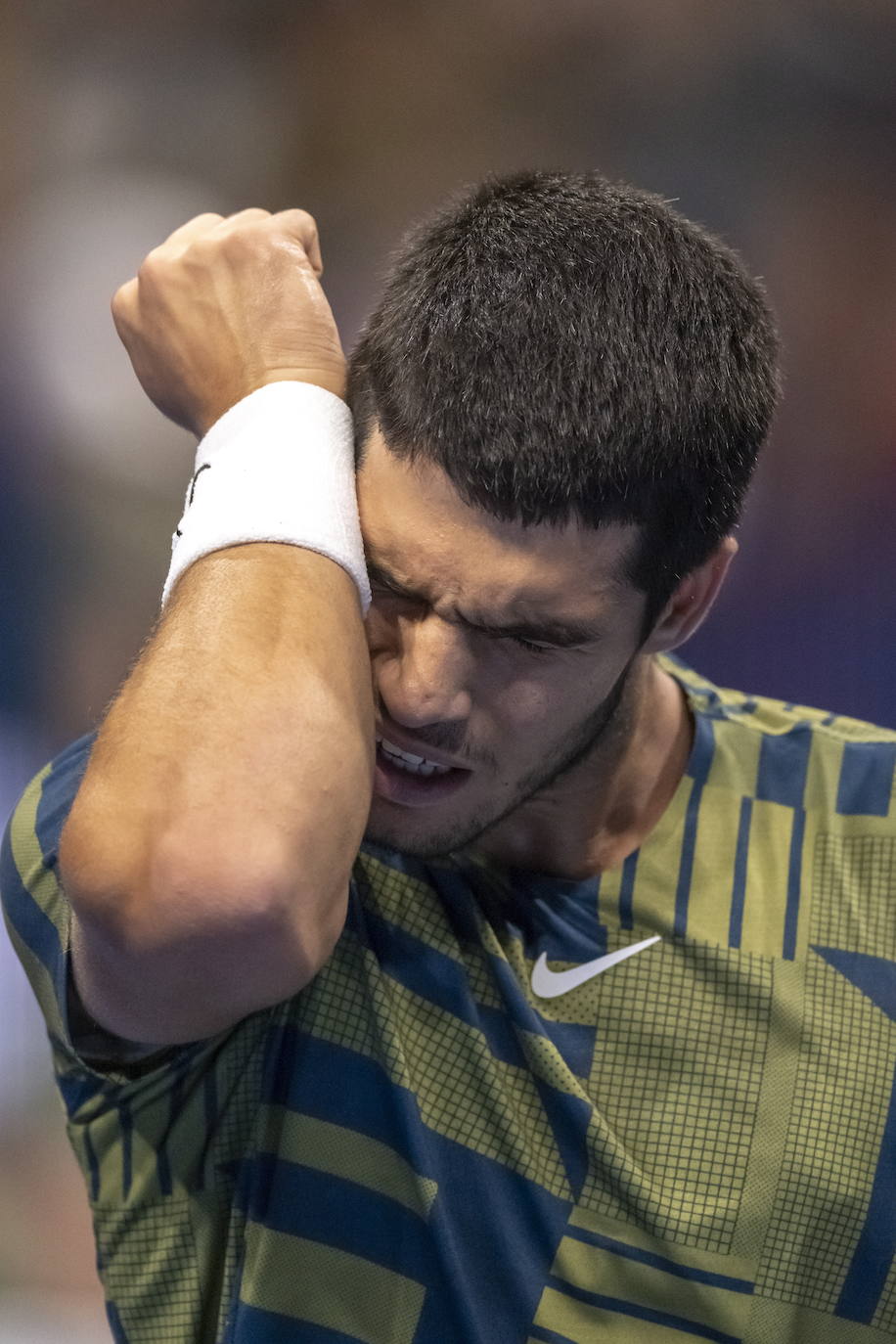 Fotos: Sufrida victoria de Carlos Alcaraz en su estreno en Basilea