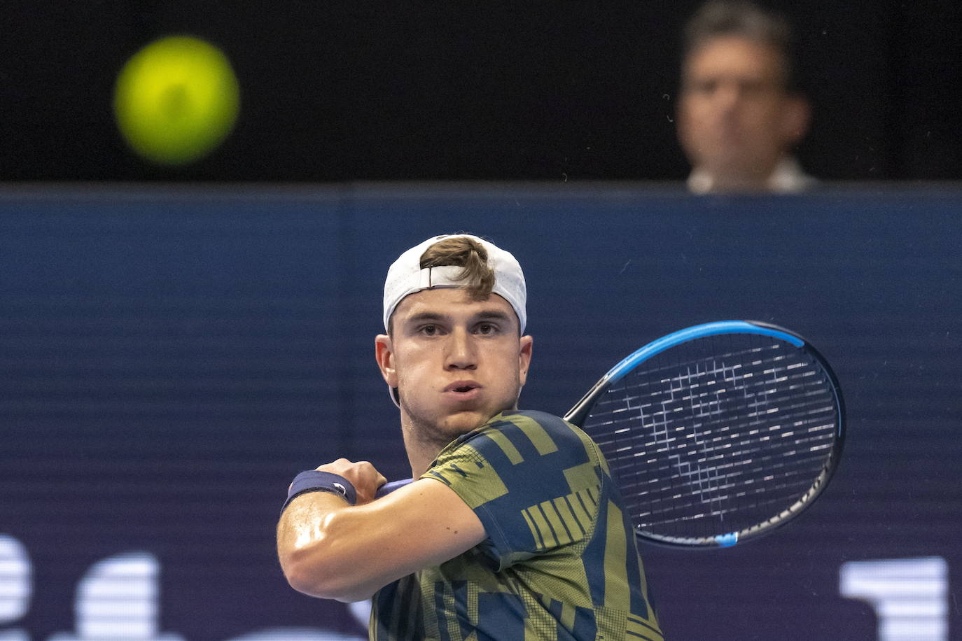 Fotos: Sufrida victoria de Carlos Alcaraz en su estreno en Basilea