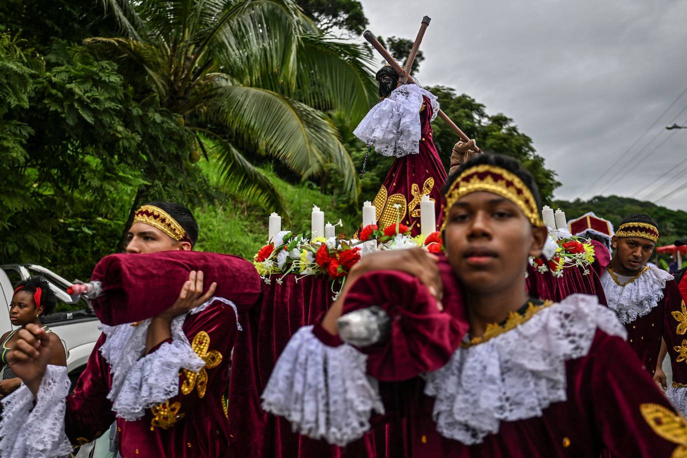 Fotos: Peregrinos del Cristo Negro