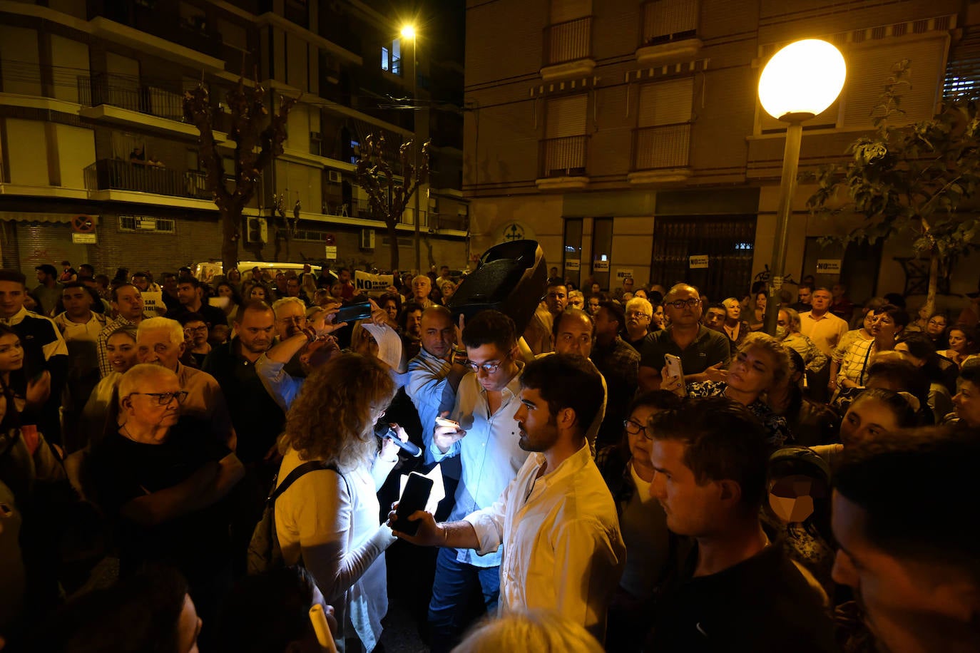 Fotos: Protesta contra el centro de toxicómanos del barrio murciano de San Antolín