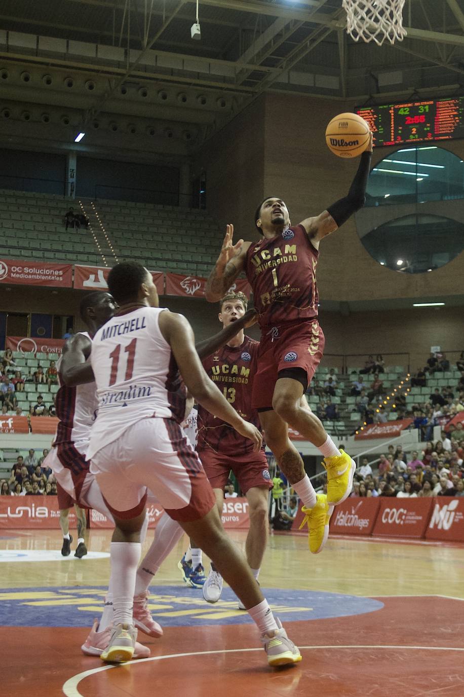 Fotos: El UCAM vence al Estrasburgo (80-78)