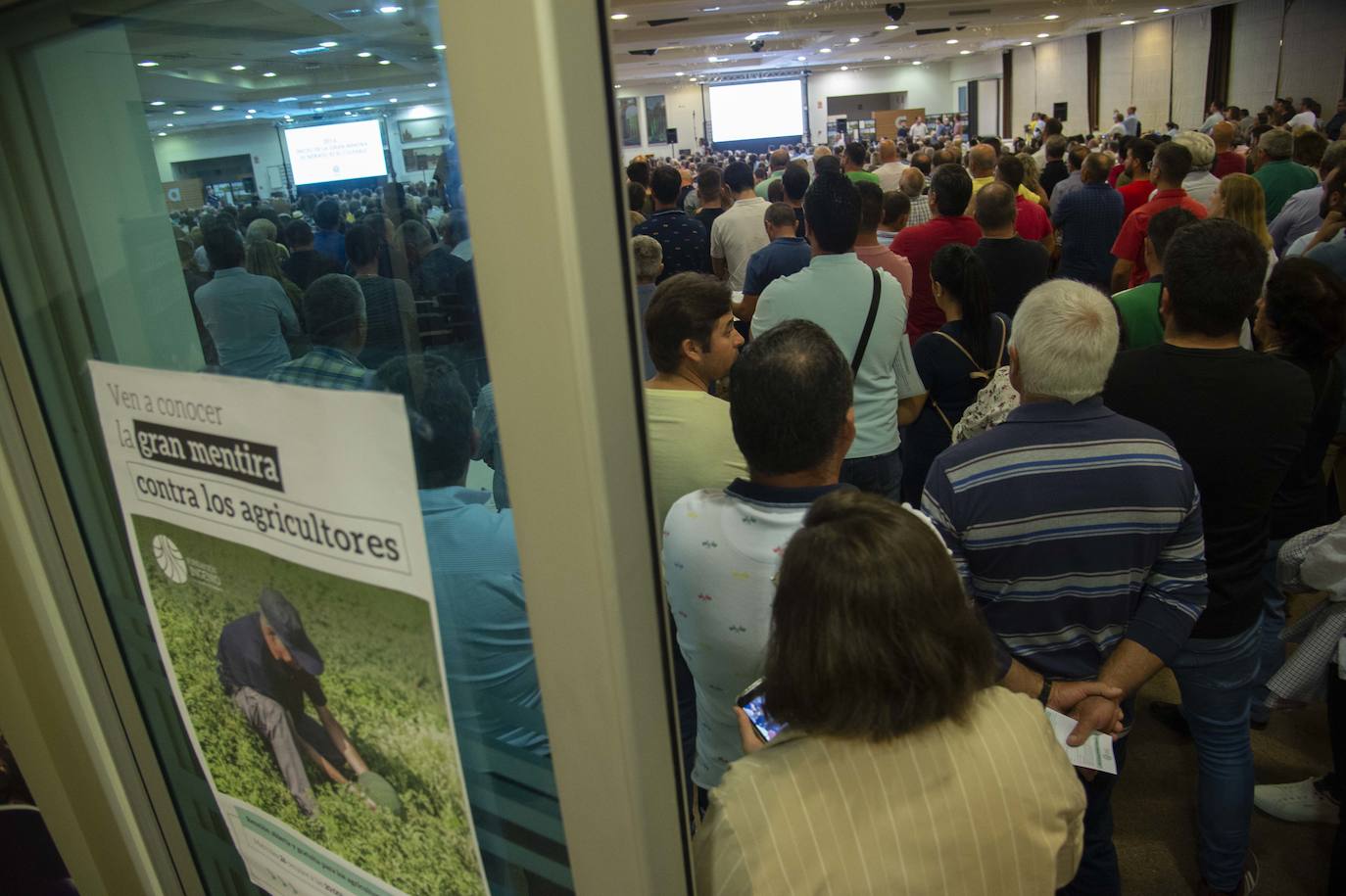 Fotos: Cientos de agricultores se suman a una demanda contra la ley del Mar Menor