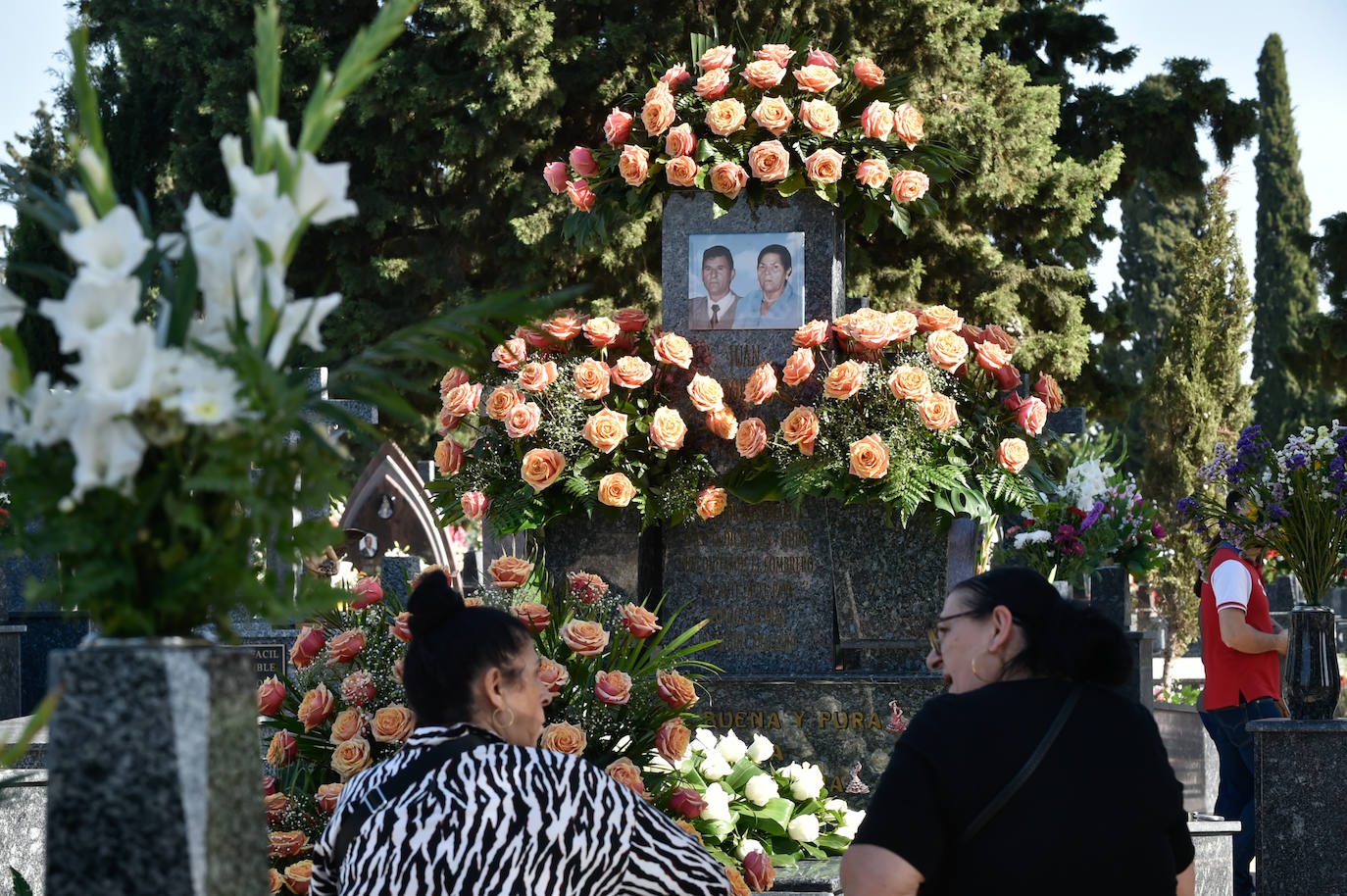 Fotos: Visitas al cementerio Nuestro Padre Jesús de Murcia en el día de Todos los Santos