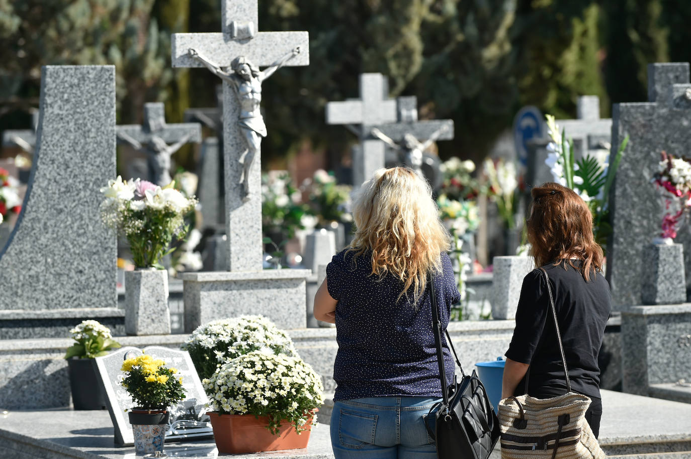 Fotos: Visitas al cementerio Nuestro Padre Jesús de Murcia en el día de Todos los Santos