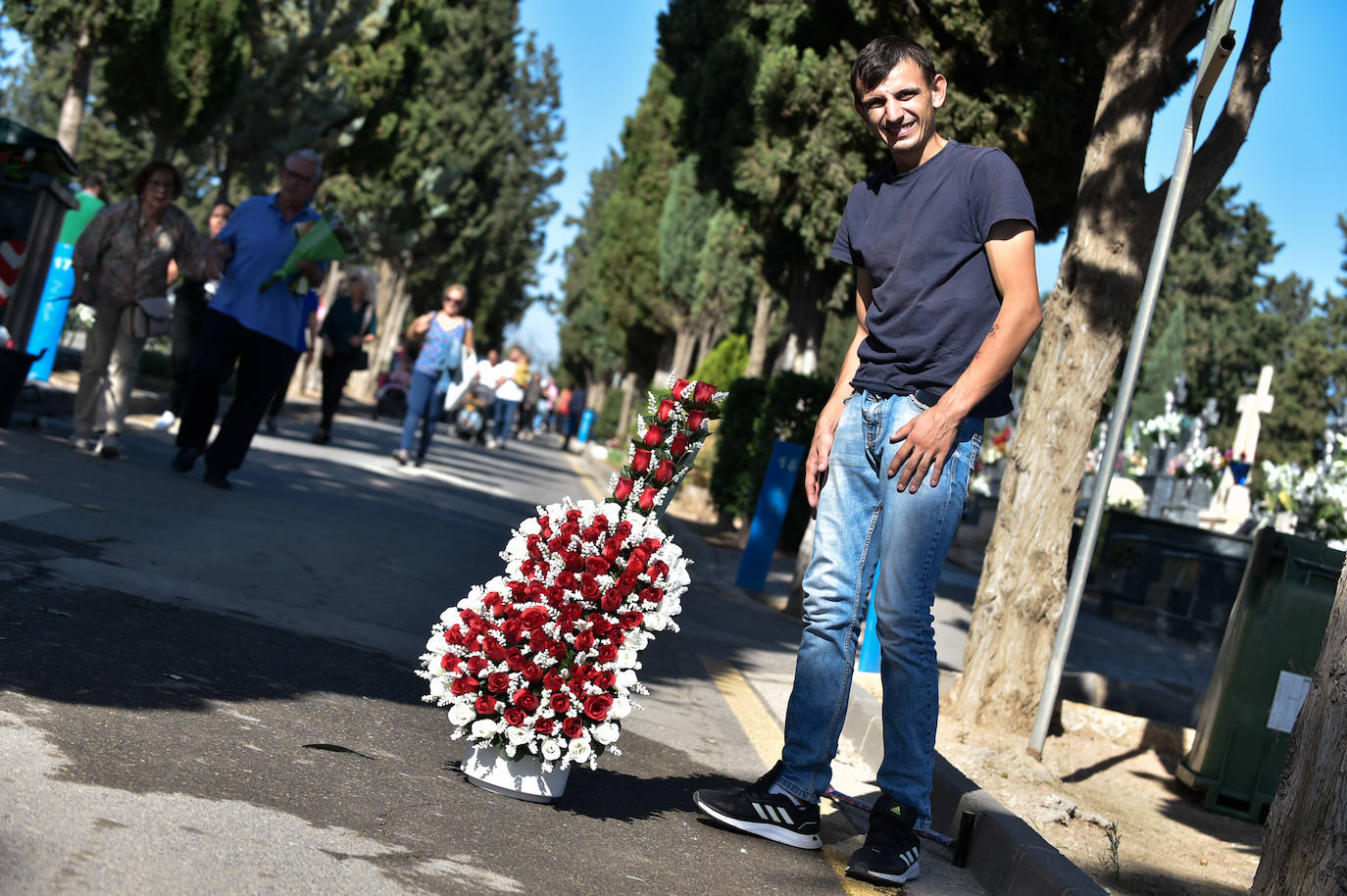 Fotos: Visitas al cementerio Nuestro Padre Jesús de Murcia en el día de Todos los Santos