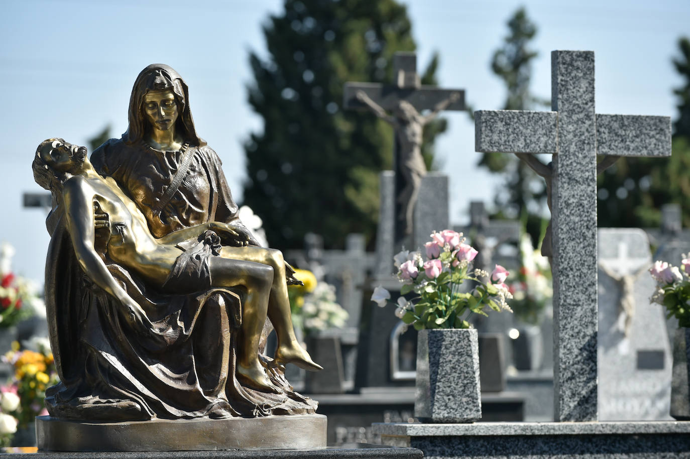 Fotos: Visitas al cementerio Nuestro Padre Jesús de Murcia en el día de Todos los Santos