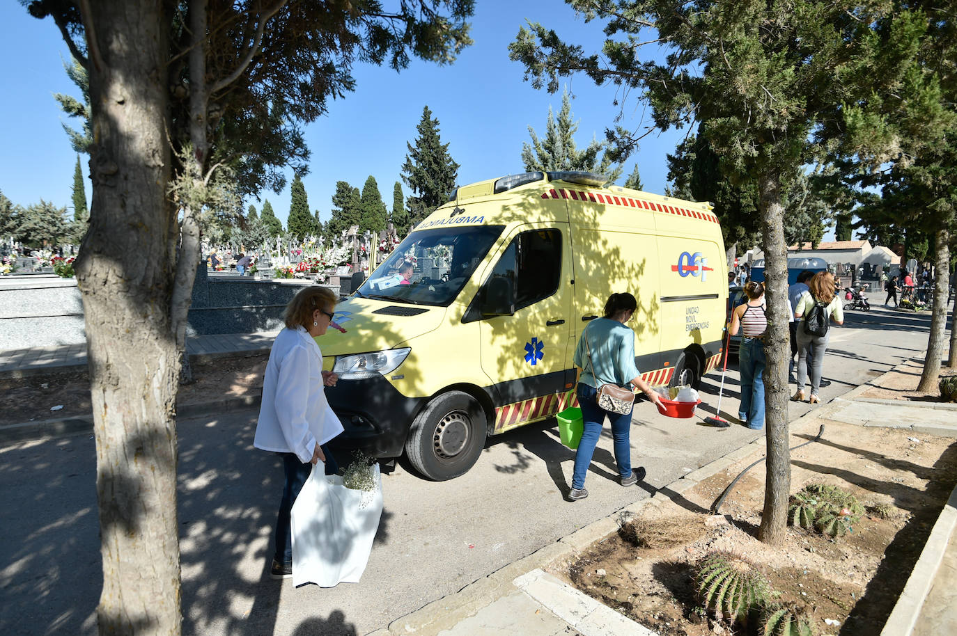 Fotos: Visitas al cementerio Nuestro Padre Jesús de Murcia en el día de Todos los Santos