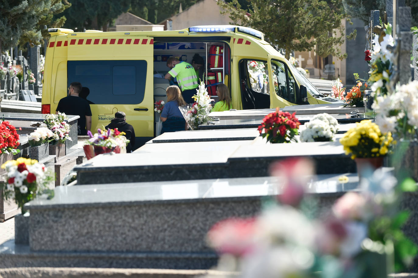 Fotos: Visitas al cementerio Nuestro Padre Jesús de Murcia en el día de Todos los Santos