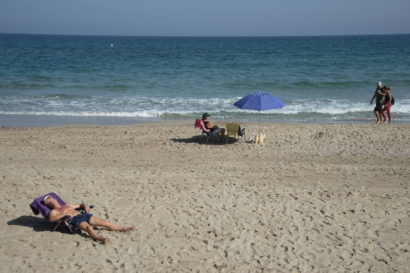Fotos: El puente de Todos los Santos se despide con las playas llenas por las altas temperaturas