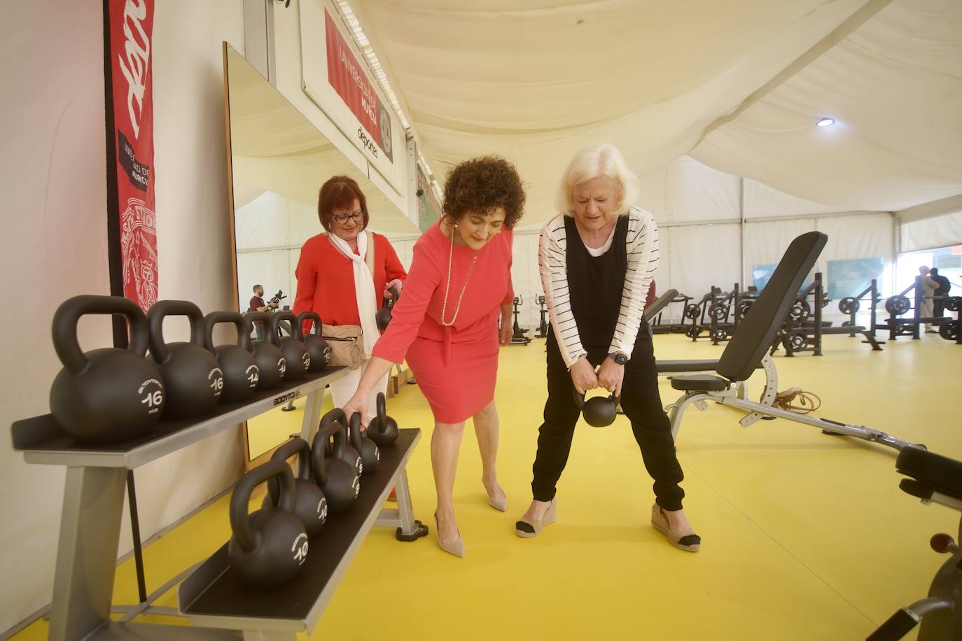 Fotos: La inaguración el primer gimnasio para pacientes con cáncer en Murcia, en imágenes