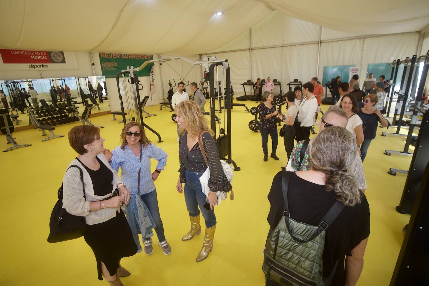 Fotos: La inaguración el primer gimnasio para pacientes con cáncer en Murcia, en imágenes