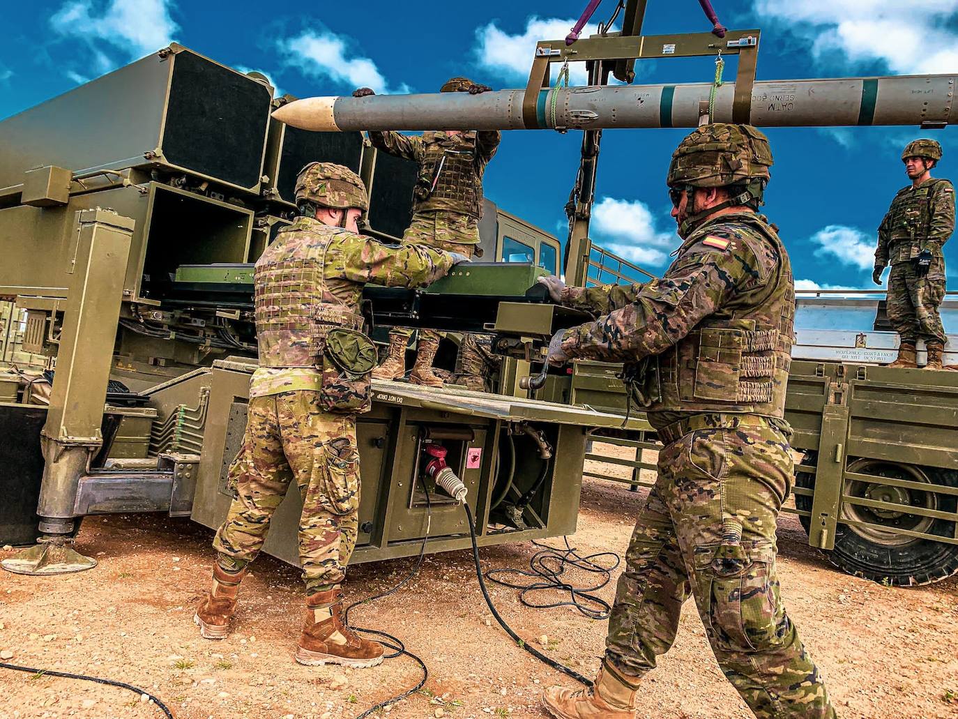 Fotos: Artilleros de Cartagena desplazados a Letonia protegen la capital de posible ataques rusos