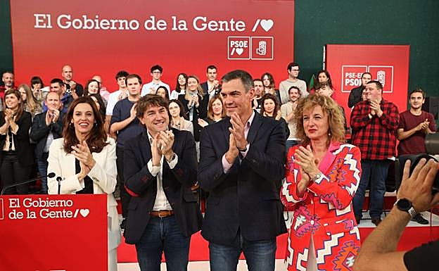 Pedro Sánchez, en su mitin en Vitoria. 