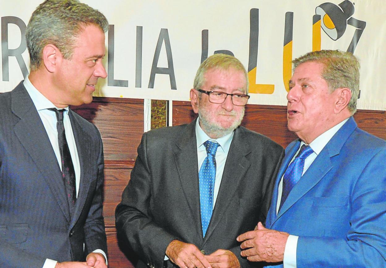 Marcos Ortuño, Alberto Castillo y Trillo, en la Tertulia La Luz. 