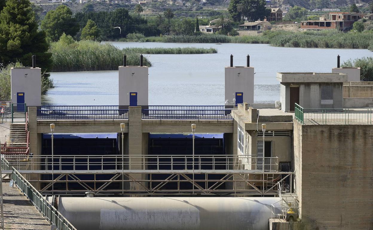 Bombeo de las aguas del Trasvase en el Azud de Ojós.