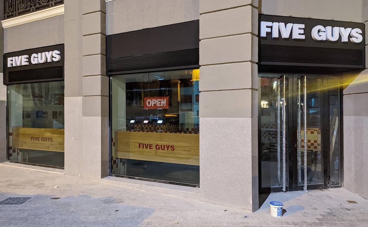 Ya hay fecha para la apertura del local de Five Guys en Murcia