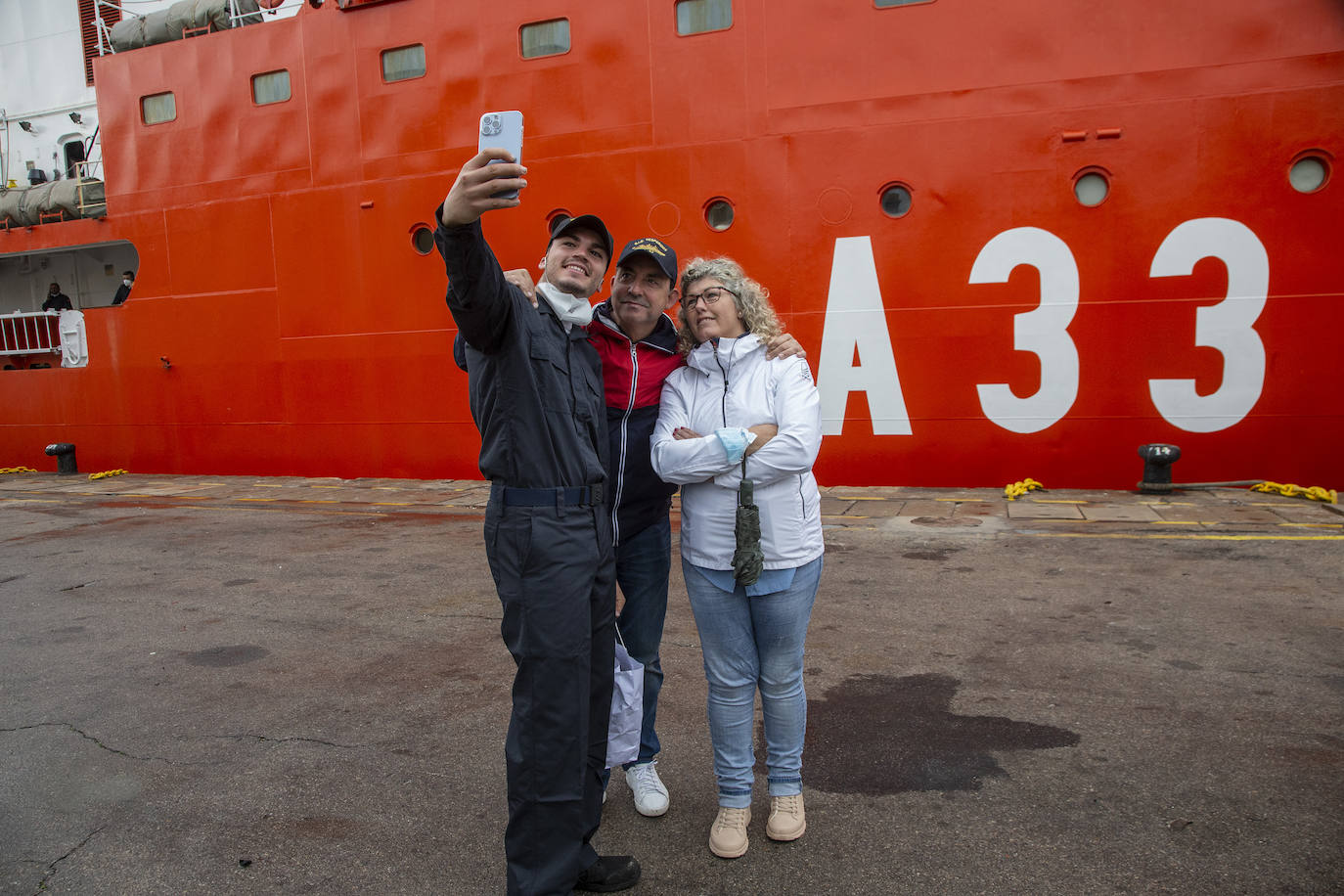 Fotos: El Hespérides zarpa hacia la XXVII Campaña Antártica, en imágenes