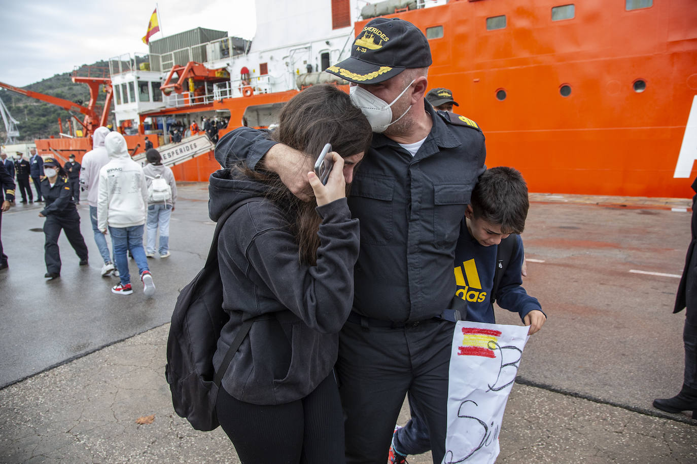 Fotos: El Hespérides zarpa hacia la XXVII Campaña Antártica, en imágenes