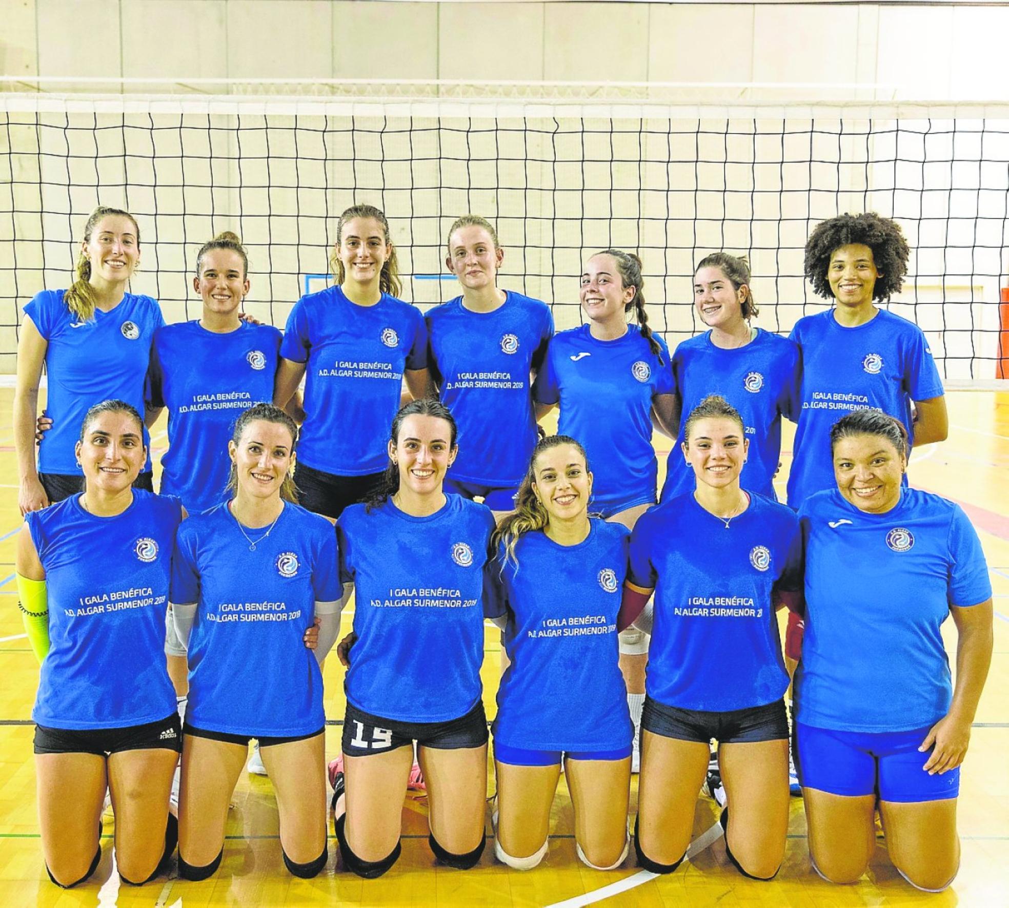 A por el ascenso. Las jugadoras Algar anoche en el Palacio de Deportes.