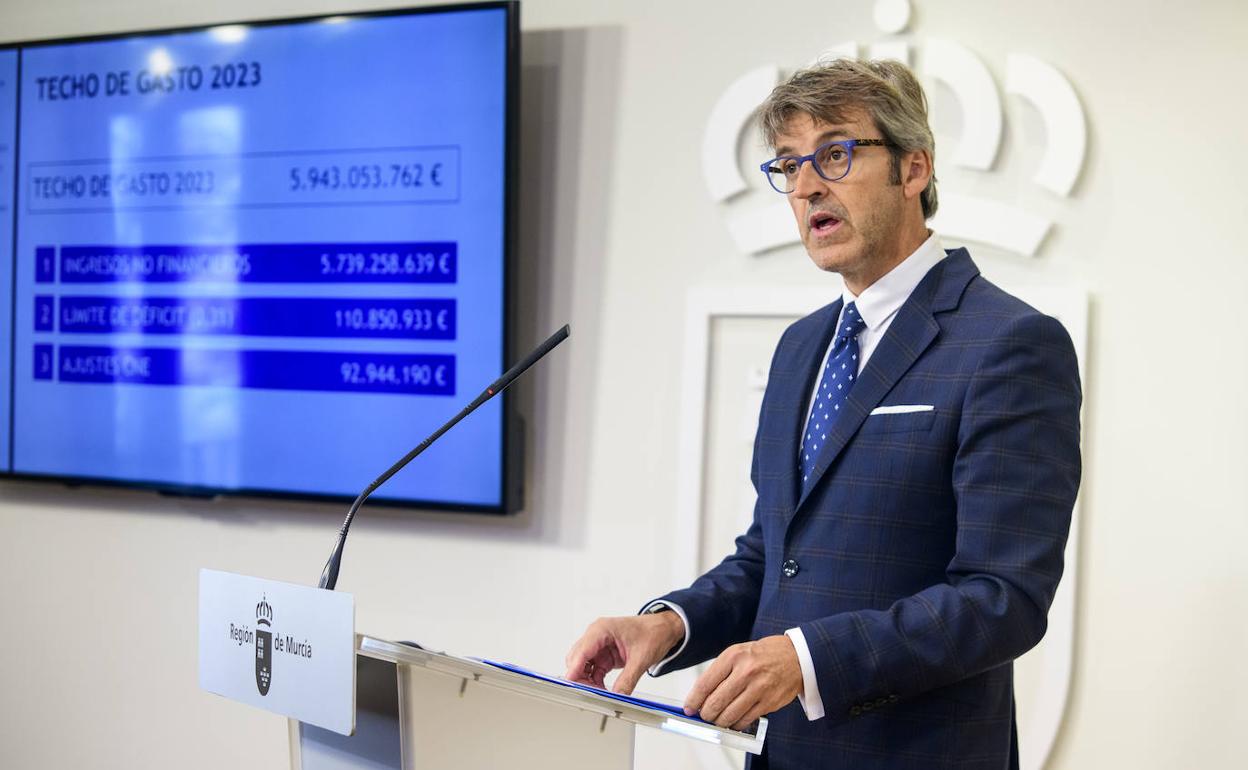 Rueda de prensa del consejero Luis Alberto Marín, en una foto de archivo.