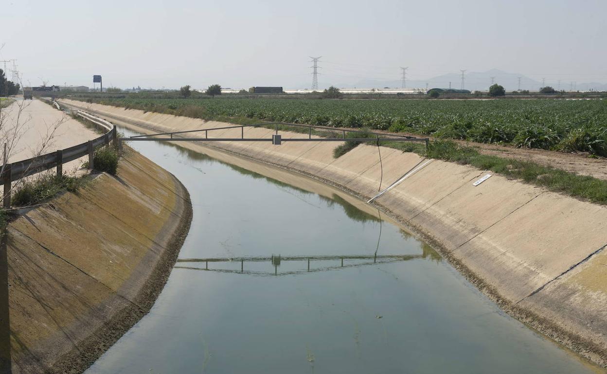 Canal del Postrasvase a su paso por el Campo de Cartagena. en una imagen de archivo. 